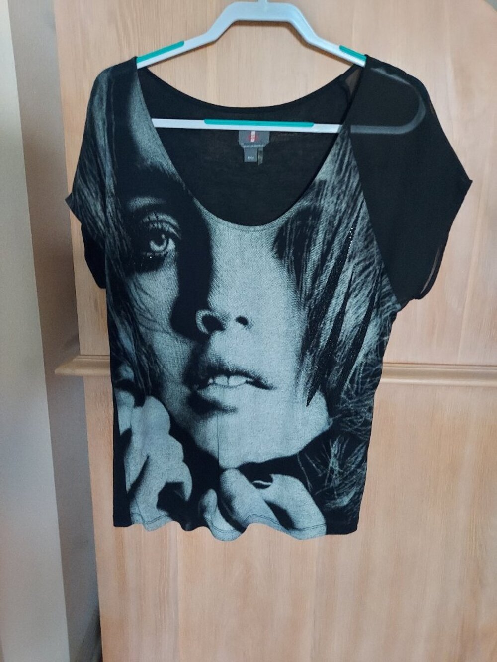 Women's Top size M